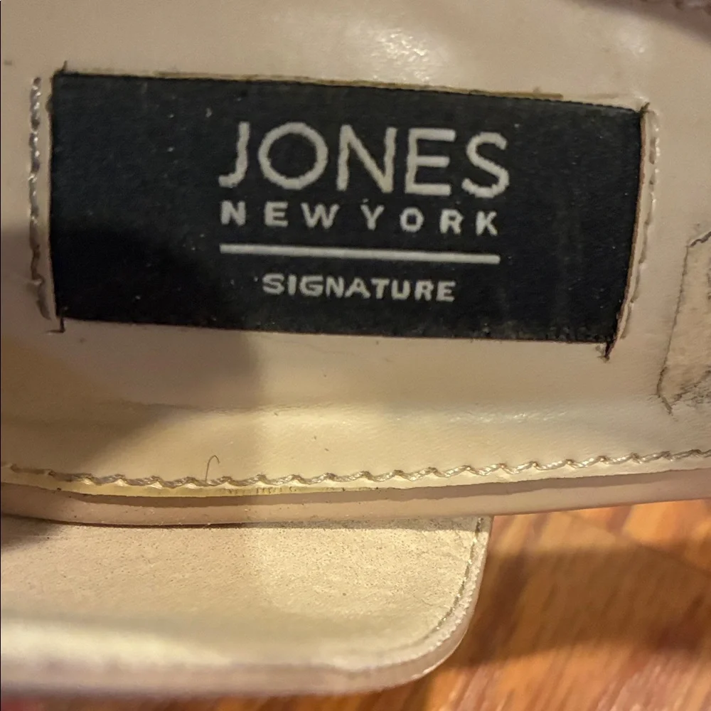 Jones New York Signature Colette Beige Patent Leather Stiletto Heels Women Sz 7M
